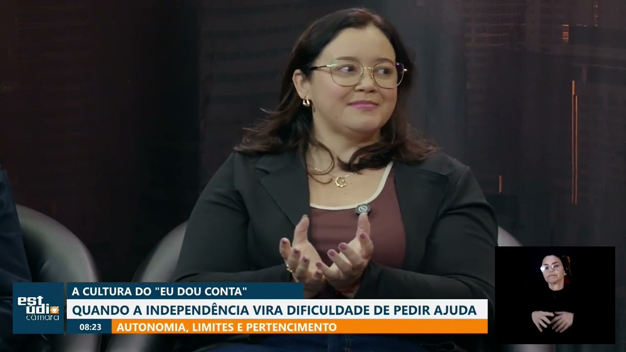 Neurocientista Valéria Nunes e a psicanalista Patrícia Farrão durante o programa Estúdio Câmara da TV Câmara Campinas