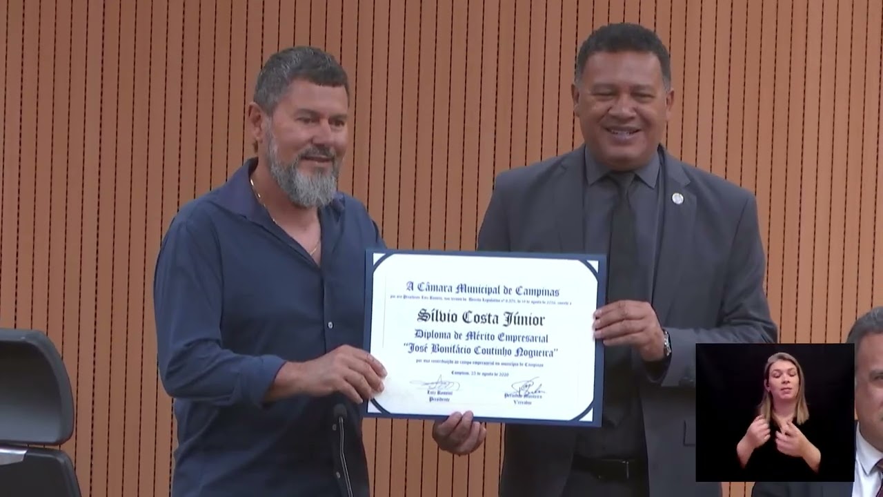 Vereador Permínio Monteiro entrega diplomas de mérito durante a 62ª Reunião Solene da Câmara de Campinas, TV Câmara Campinas