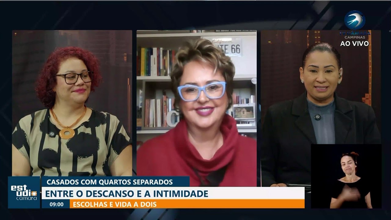 Psicóloga Tâmara Schioser durante entrevista sobre casais que dormem em quartos separados no programa Estúdio Câmara da TV Câmara Campinas