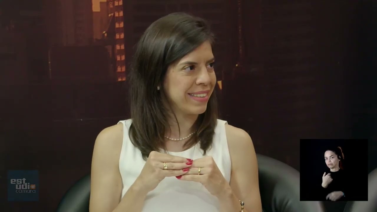 Neuropsicóloga Janaína Tomiose e psicóloga Mariles Oliveira durante debate sobre autoaceitação no Estúdio Câmara, da TV Câmara Campinas