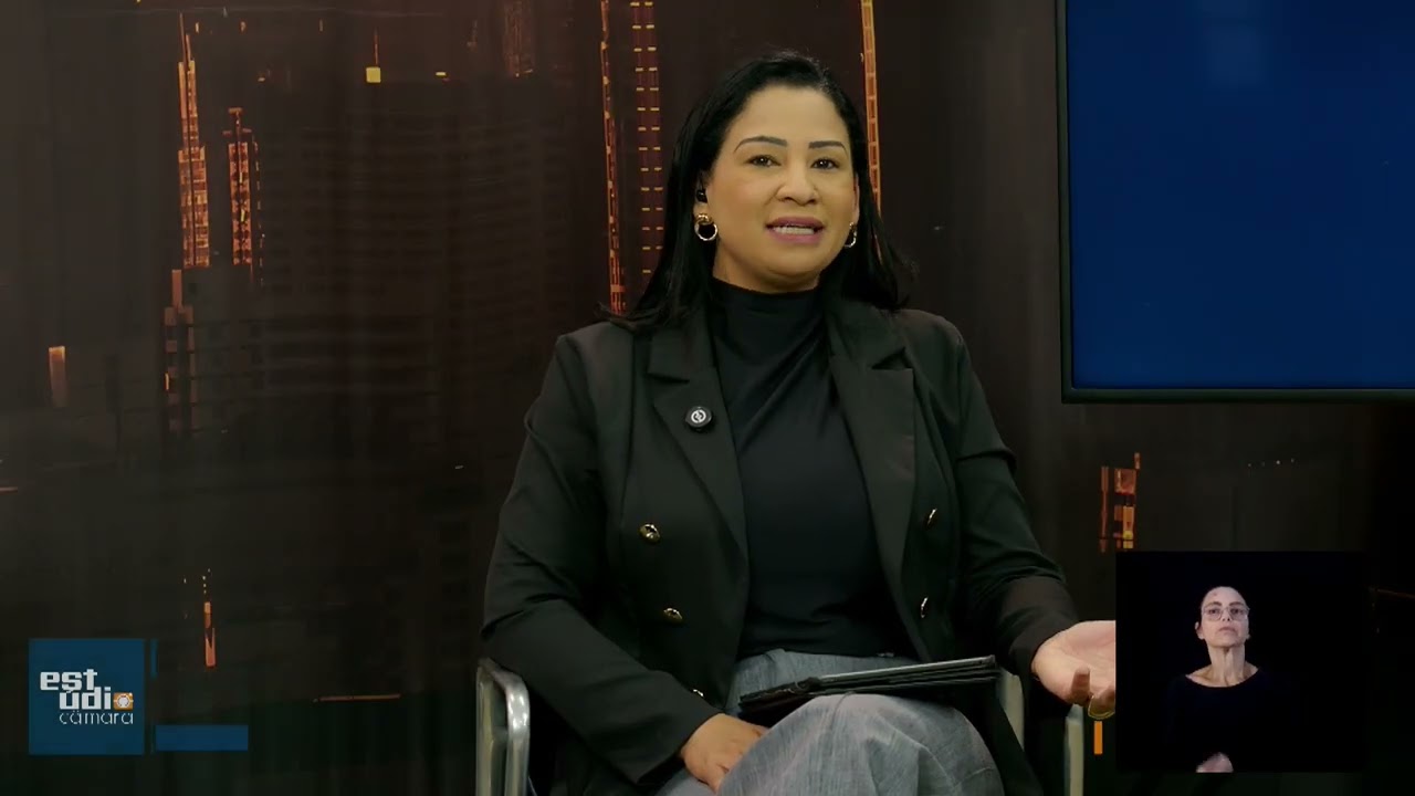 Nutricionista Amanda Eholi e apresentadora Rúbia durante o programa Estúdio Câmara sobre fome emocional e fisiológica na TV Câmara Campinas