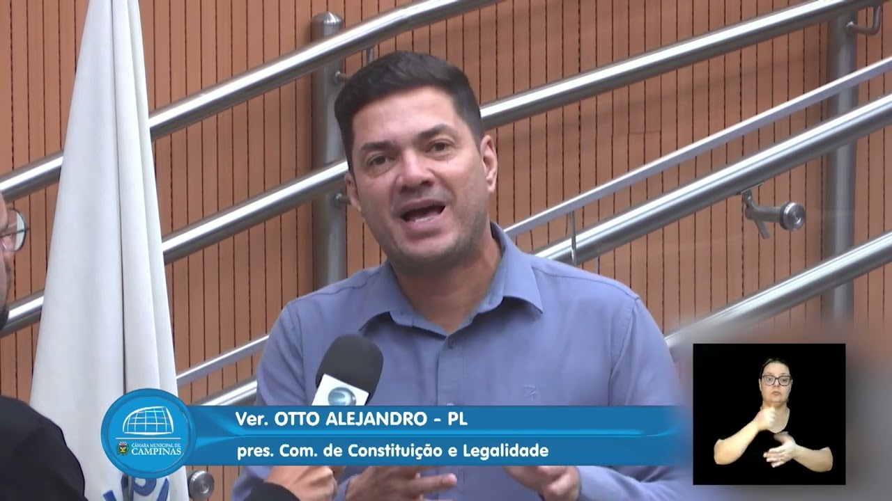 Secretário Marcelo Colutini discursa na audiência pública sobre loteamentos na Câmara de Campinas, da TV Câmara Campinas.