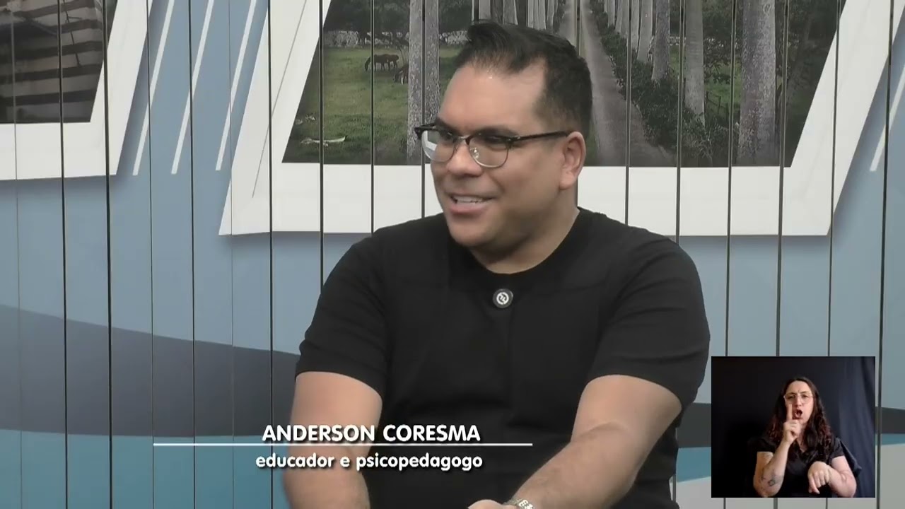 Educador e psicopedagogo Anderson Coresma durante entrevista no programa Ponto de Vista, da TV Câmara Campinas