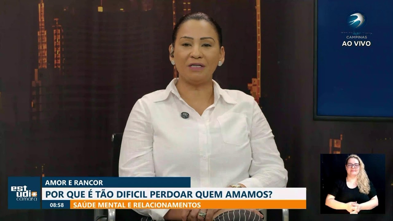 Psicóloga Beatriz Costa e a médica Ana Luísa Cristal durante o programa Estúdio Câmara sobre rancor na TV Câmara Campinas