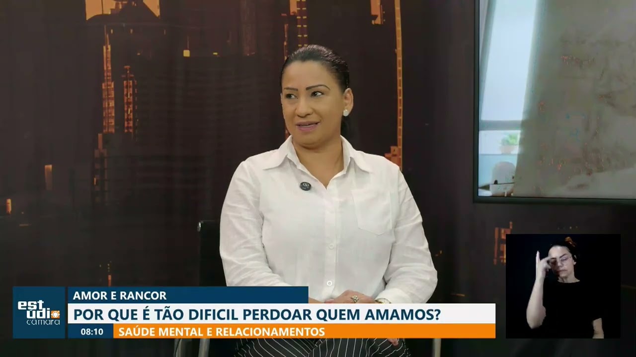 Psicóloga Beatriz Costa e médica Ana Luísa Cristal durante debate sobre amor e rancor no Estúdio Câmara da TV Câmara Campinas