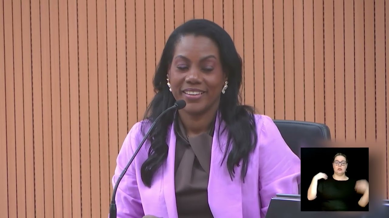 Ginecologista Irames Maria Camerro Solano fala na abertura da Semana do Climatério e Menopausa na Câmara de Campinas, TV Câmara Campinas