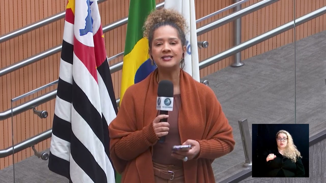 Vereador Felipe Marquezi discursa no plenário da Câmara de Campinas durante aprovação de projeto de utilidade pública, TV Câmara Campinas
